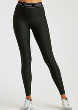 Load image into Gallery viewer, Year of Ours Recycled Hike Legging NEW - Black
