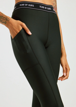 Load image into Gallery viewer, Year of Ours Recycled Hike Legging NEW - Black
